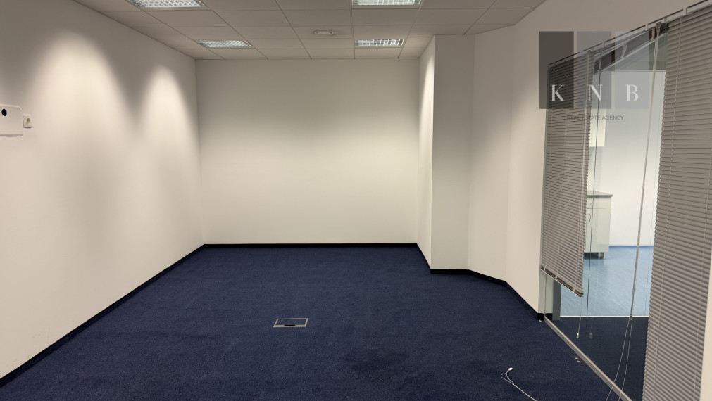 Prenájom samostatného kancelárskeho traktu 173,6 m² na Rožňavskej ulici v meste Bratislava