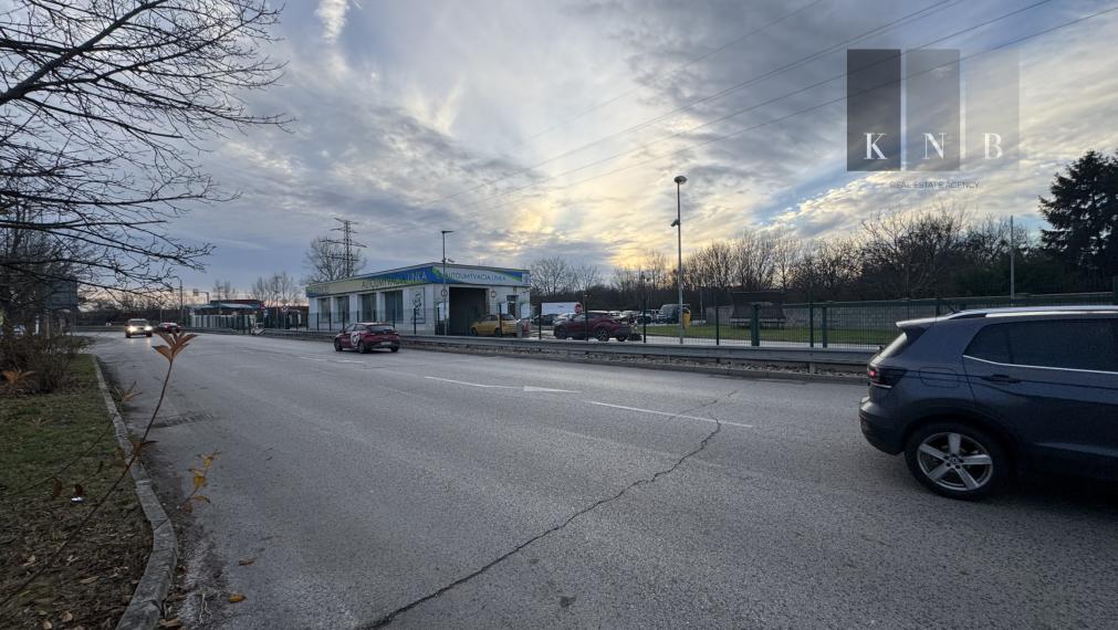 Predaj areálu autocentra 4572 m² na ulici Panónska cesta v meste Bratislava