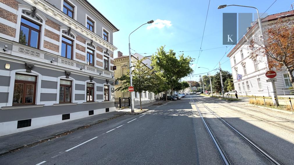 Kancelárske priestory 143 m² na prenájom v historickom centre mesta na Štefanovičovej ulici, Bratislava - Staré Mesto
