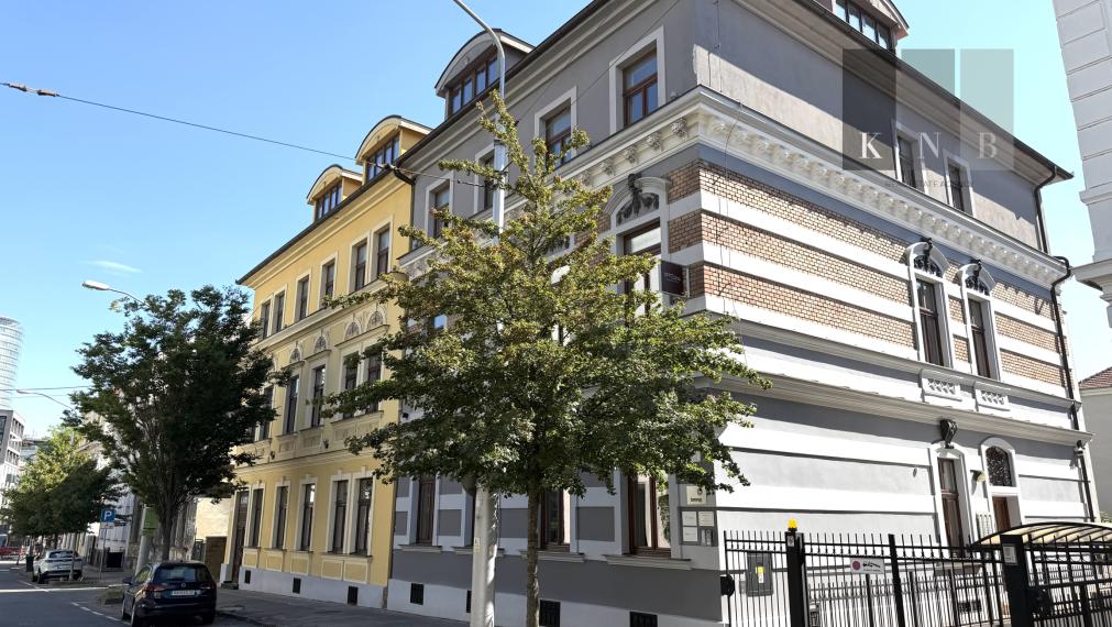 Kancelárske priestory 143 m² na prenájom v historickom centre mesta na Štefanovičovej ulici, Bratislava - Staré Mesto