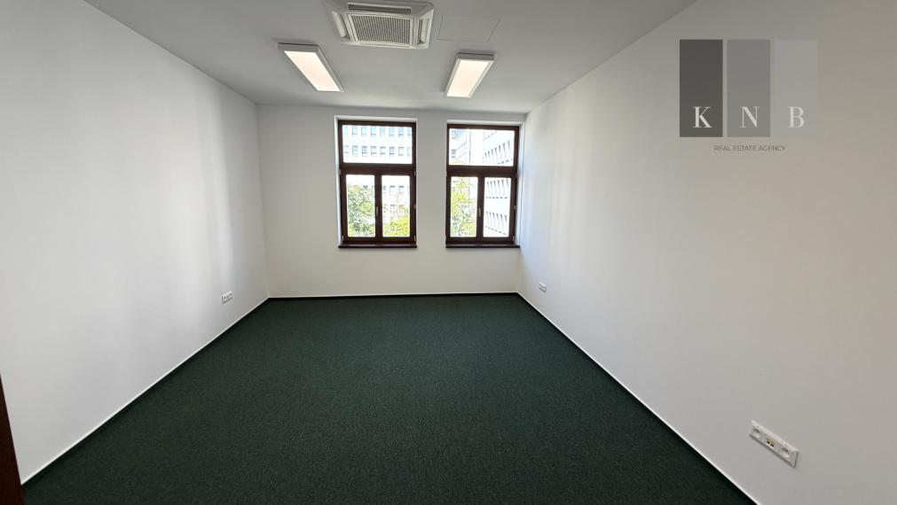 Kancelárske priestory 143 m² na prenájom v historickom centre mesta na Štefanovičovej ulici, Bratislava - Staré Mesto