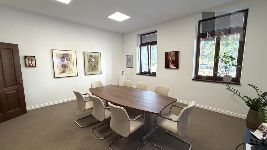 Kancelárske priestory 143 m² na prenájom v historickom centre mesta na Štefanovičovej ulici, Bratislava - Staré Mesto