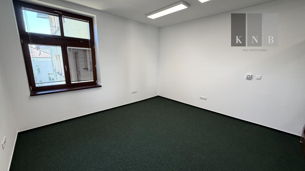 Kancelárske priestory 143 m² na prenájom v historickom centre mesta na Štefanovičovej ulici, Bratislava - Staré Mesto