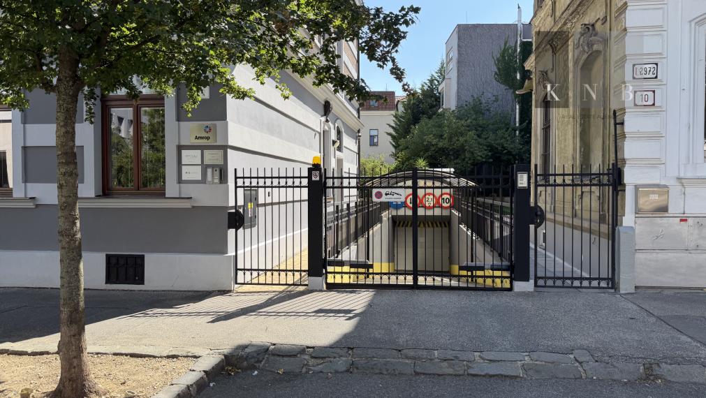 Kancelárske priestory 143 m² na prenájom v historickom centre mesta na Štefanovičovej ulici, Bratislava - Staré Mesto