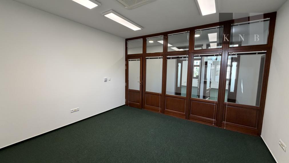 Kancelárske priestory 143 m² na prenájom v historickom centre mesta na Štefanovičovej ulici, Bratislava - Staré Mesto