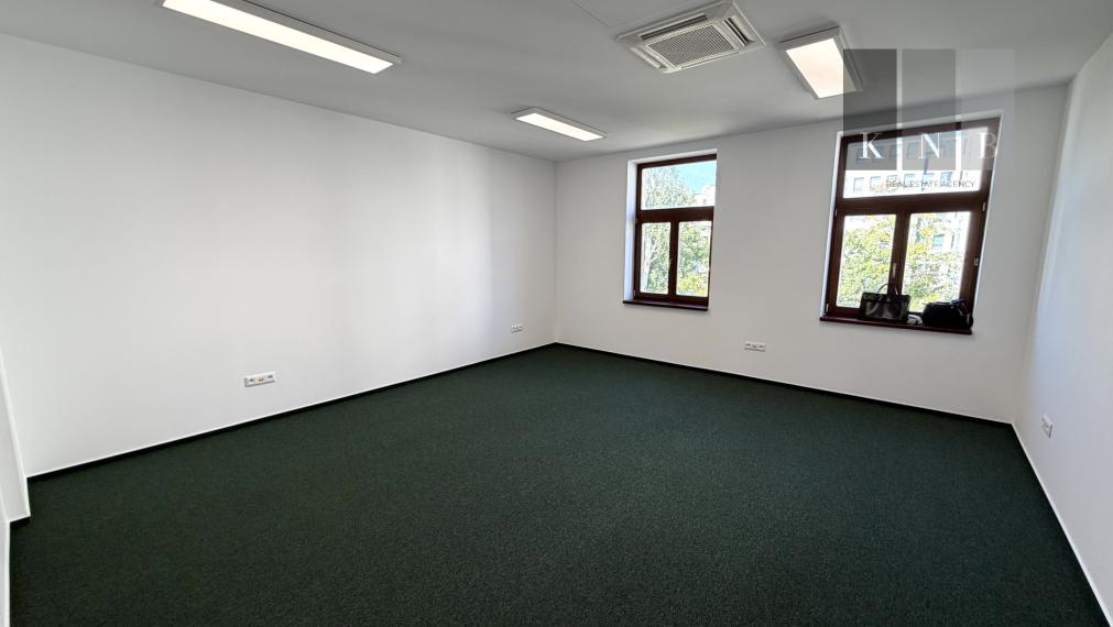 Kancelárske priestory 143 m² na prenájom v historickom centre mesta na Štefanovičovej ulici, Bratislava - Staré Mesto