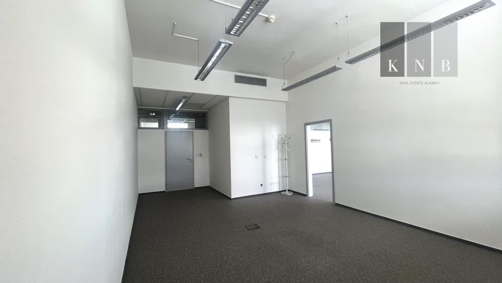 Prenájom moderných kancelárií od 24 m² do 138 m² v skvelej lokalite na Galvaniho ulici, Bratislava – Ružinov