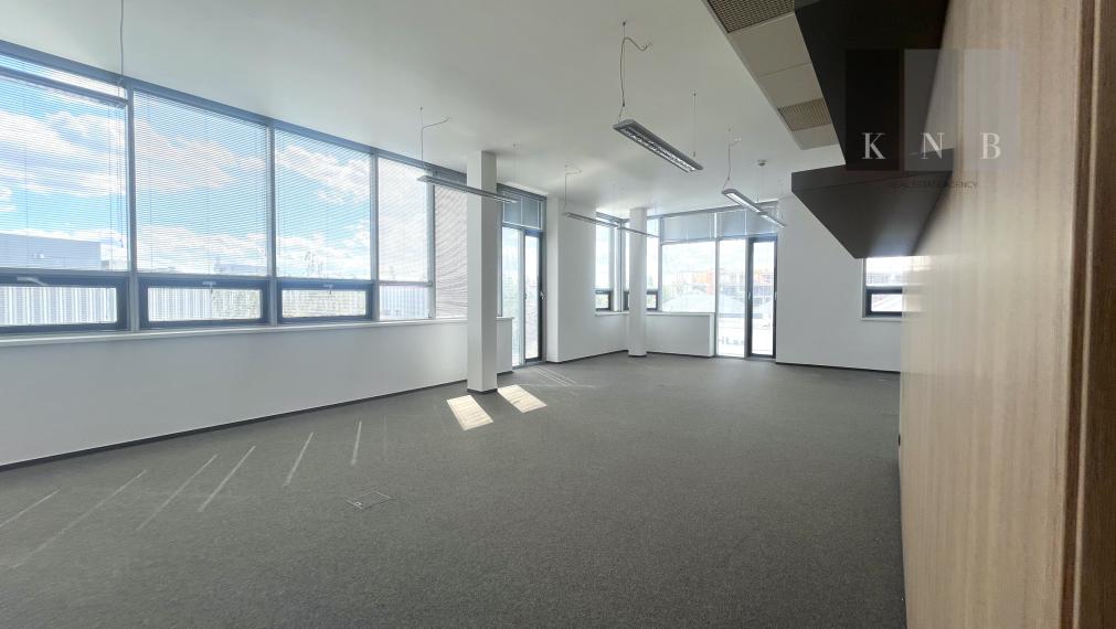 Prenájom moderných kancelárií od 24 m² do 138 m² v skvelej lokalite na Galvaniho ulici, Bratislava – Ružinov