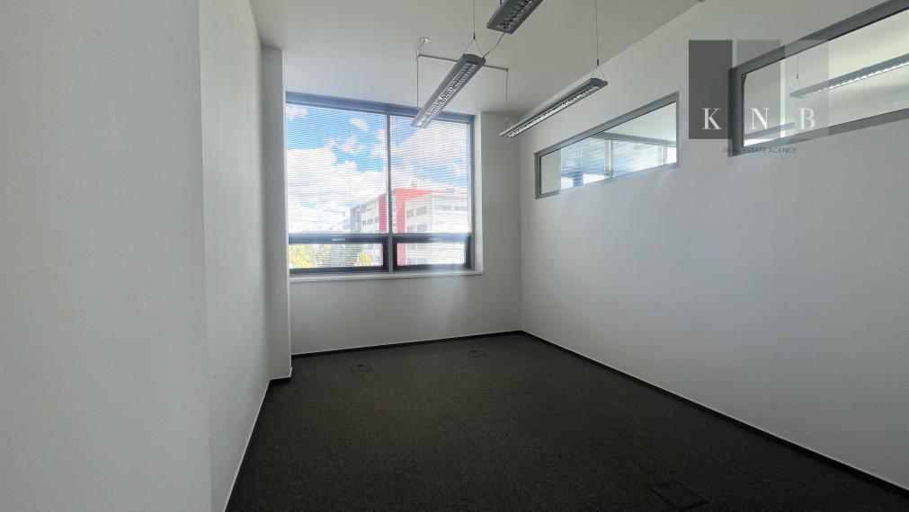 Prenájom moderných kancelárií od 24 m² do 138 m² v skvelej lokalite na Galvaniho ulici, Bratislava – Ružinov