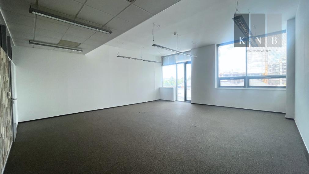 Prenájom moderných kancelárií od 24 m² do 138 m² v skvelej lokalite na Galvaniho ulici, Bratislava – Ružinov