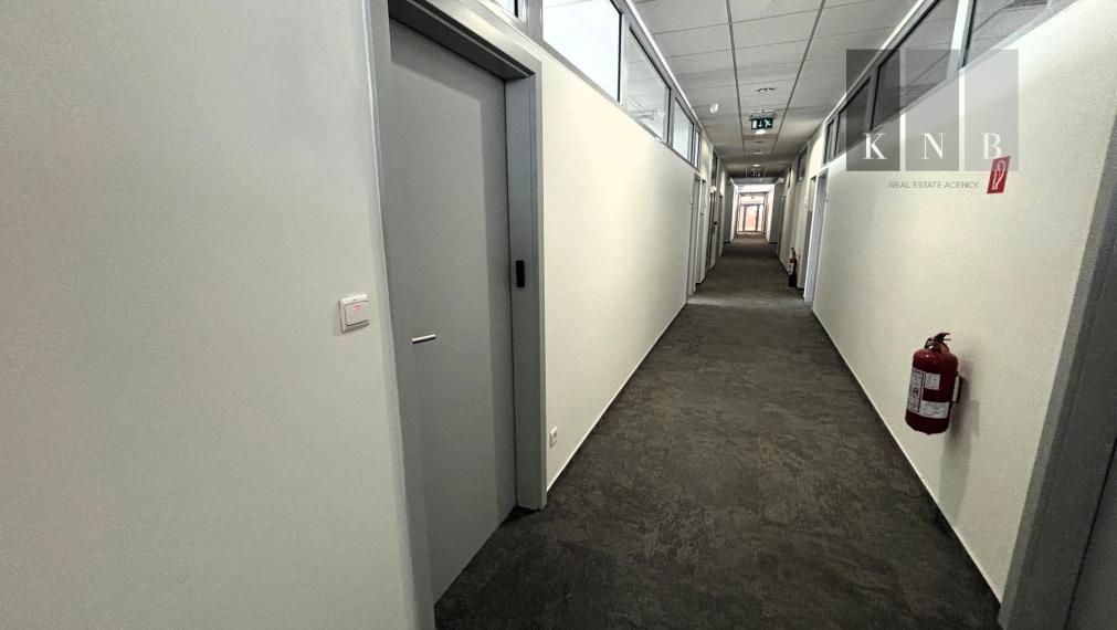 Prenájom moderných kancelárií od 24 m² do 138 m² v skvelej lokalite na Galvaniho ulici, Bratislava – Ružinov