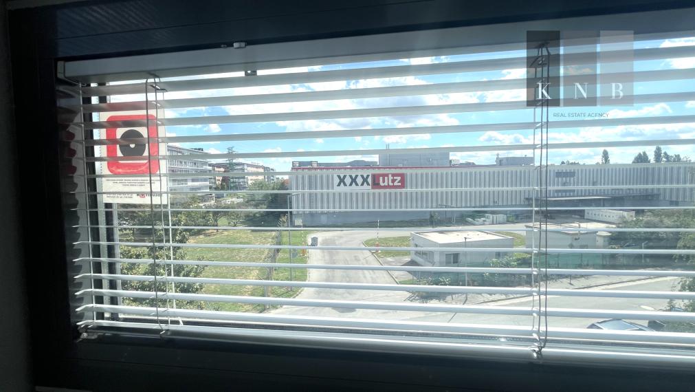 Prenájom moderných kancelárií od 24 m² do 138 m² v skvelej lokalite na Galvaniho ulici, Bratislava – Ružinov