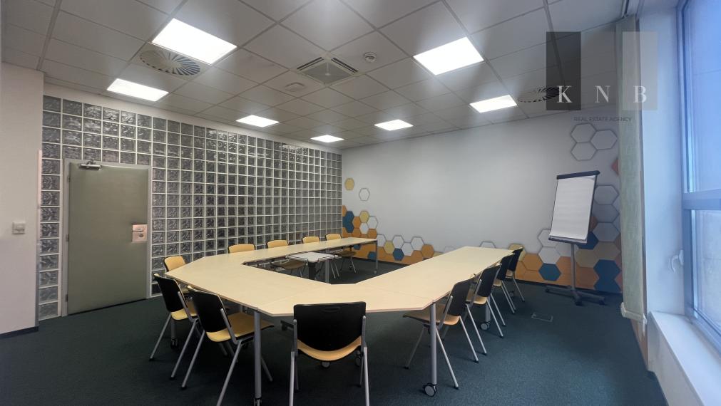 Prenájom moderných kancelárií od 24 m² do 138 m² v skvelej lokalite na Galvaniho ulici, Bratislava – Ružinov