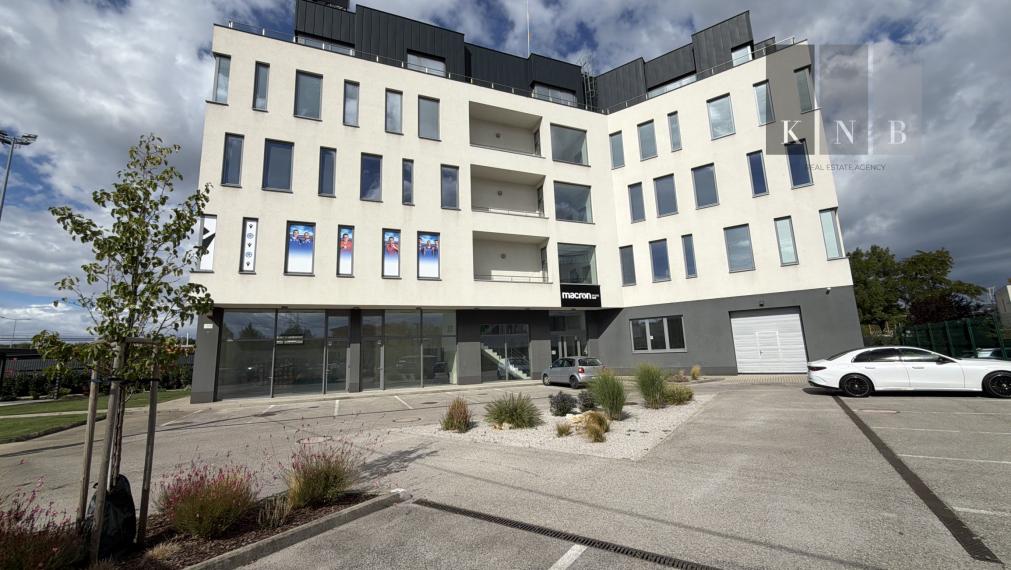 Prenájom moderného obchodného priestoru 98 m² pri Rožňavskej ulici – Bratislava, Nové Mesto
