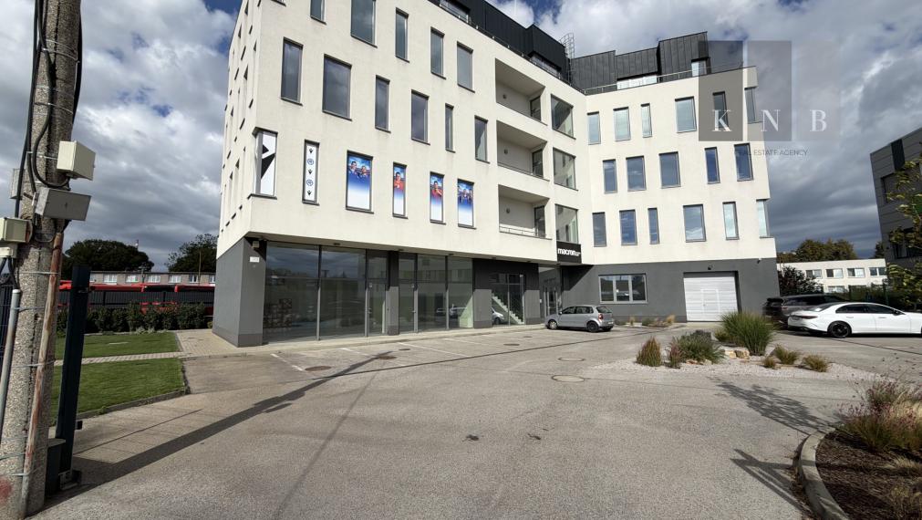 Prenájom moderného obchodného priestoru 98 m² pri Rožňavskej ulici – Bratislava, Nové Mesto