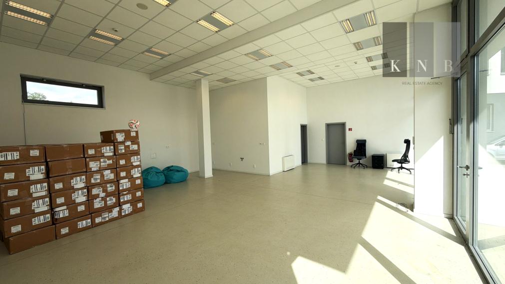 Prenájom moderného obchodného priestoru 98 m² pri Rožňavskej ulici – Bratislava, Nové Mesto