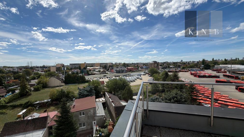 Prenájom samostatného kancelárskeho traktu 274 m² v skvelej lokalite pri Rožňavskej ulici – Bratislava, Nové Mesto