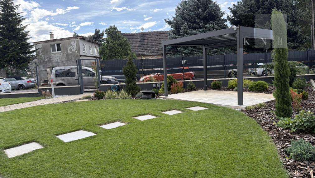 Prenájom samostatného kancelárskeho traktu 274 m² v skvelej lokalite pri Rožňavskej ulici – Bratislava, Nové Mesto