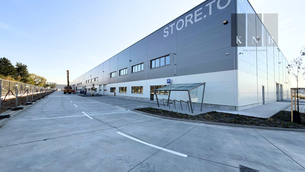 Space for lease from 450 m² combining WAREHOUSE, SHOWROOM, and OFFICE with heat pumps in Bratislava