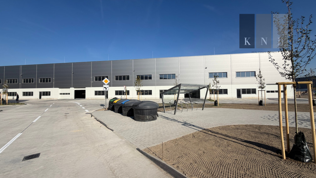Space for lease from 450 m² combining WAREHOUSE, SHOWROOM, and OFFICE with heat pumps in Bratislava
