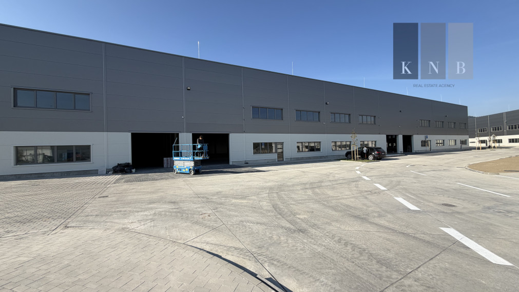Space for lease from 450 m² combining WAREHOUSE, SHOWROOM, and OFFICE with heat pumps in Bratislava