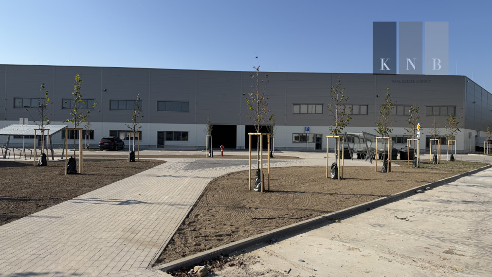 Space for lease from 450 m² combining WAREHOUSE, SHOWROOM, and OFFICE with heat pumps in Bratislava
