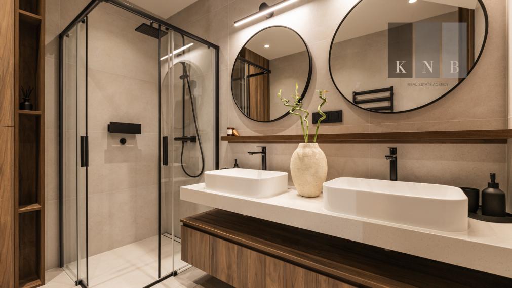Predaj úplne nového, luxusného a kompletne zariadeného apartmánu iba 100 metrov od mora – Rogoznica, Chorvátsko