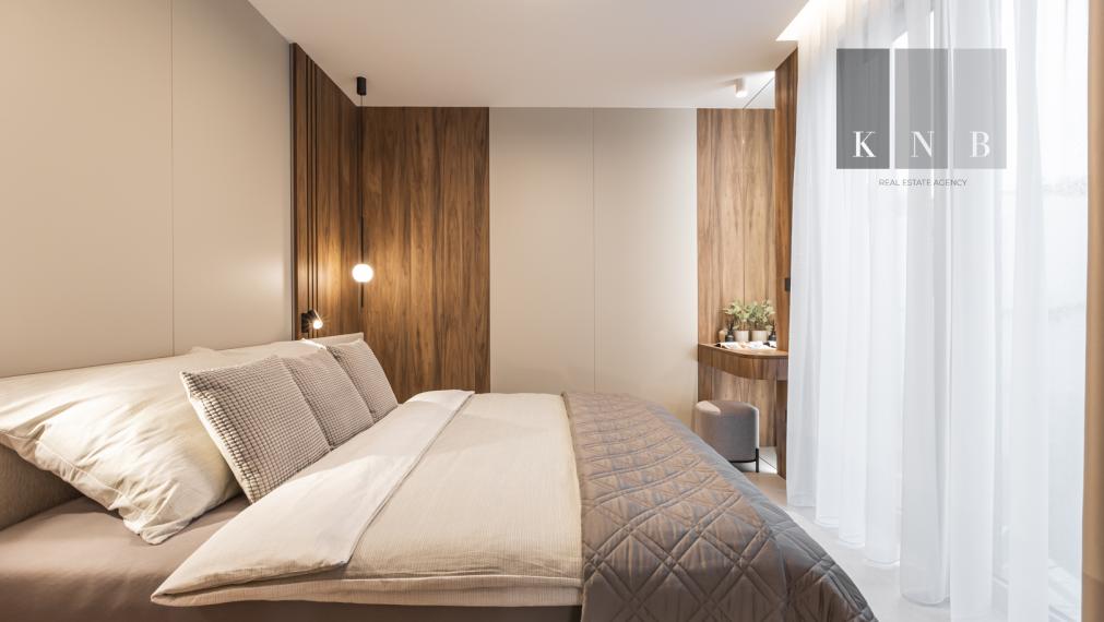 Predaj úplne nového, luxusného a kompletne zariadeného apartmánu iba 100 metrov od mora – Rogoznica, Chorvátsko