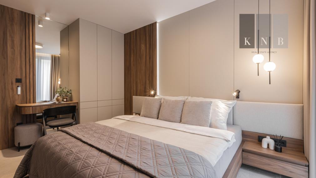 Predaj úplne nového, luxusného a kompletne zariadeného 2-podlažného apartmánu iba 100 metrov od mora – Rogoznica, Chorvátsko
