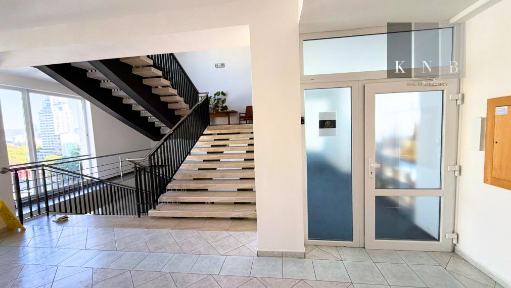 Prenájom samostatného kancelárskeho traktu 240 m² – Miletičova ulica, Bratislava