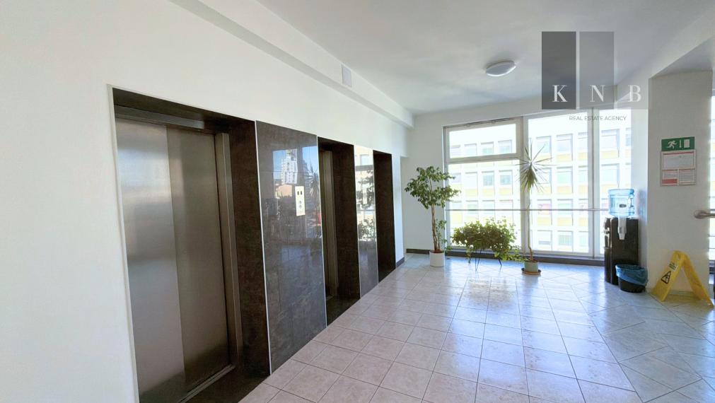 Prenájom samostatného kancelárskeho traktu 240 m² – Miletičova ulica, Bratislava