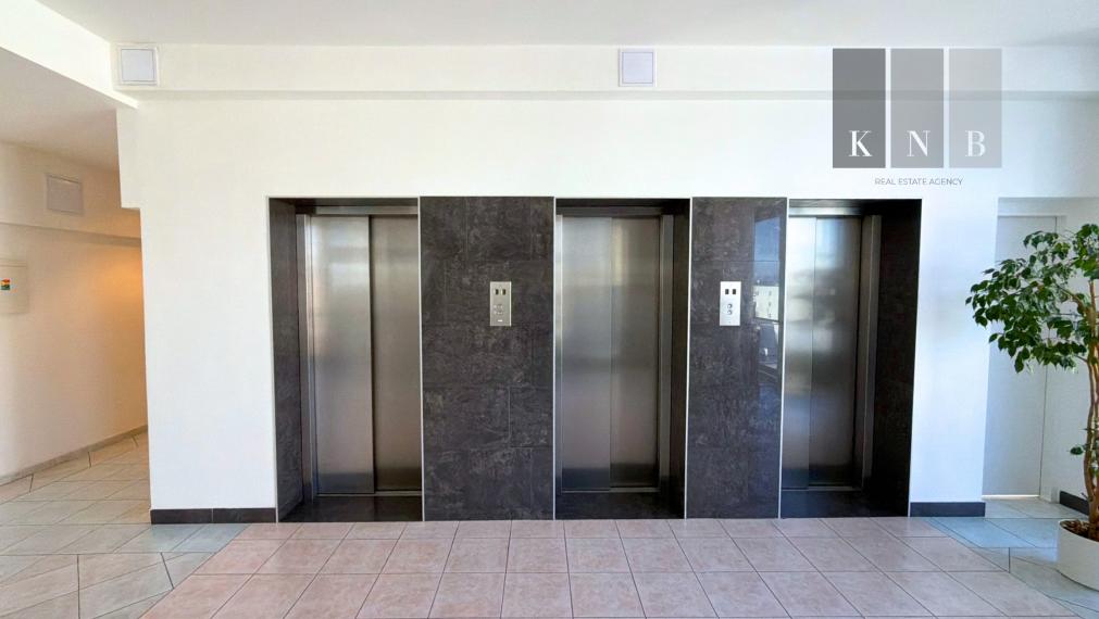 Prenájom samostatného kancelárskeho traktu 240 m² – Miletičova ulica, Bratislava