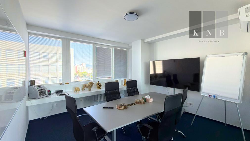 Prenájom samostatného kancelárskeho traktu 240 m² – Miletičova ulica, Bratislava