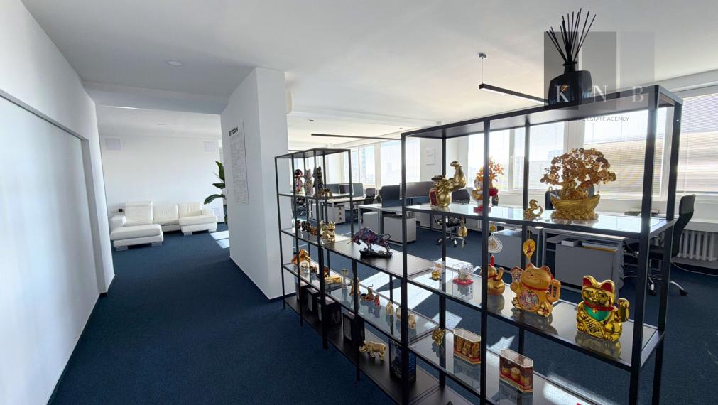 Prenájom samostatného kancelárskeho traktu 240 m² – Miletičova ulica, Bratislava