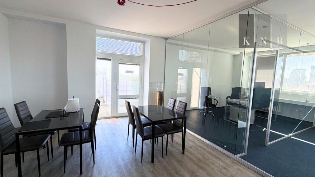Prenájom samostatného kancelárskeho traktu 240 m² – Miletičova ulica, Bratislava