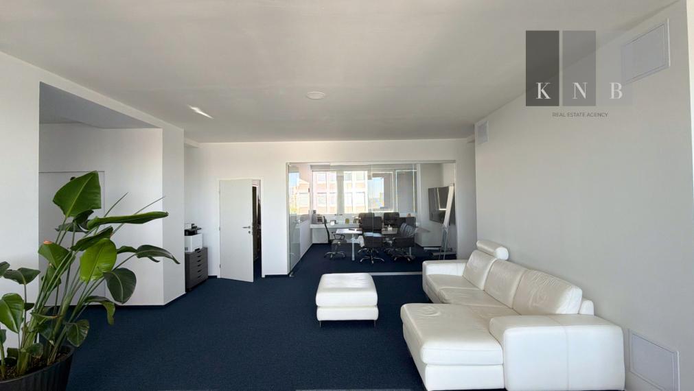 Prenájom samostatného kancelárskeho traktu 240 m² – Miletičova ulica, Bratislava