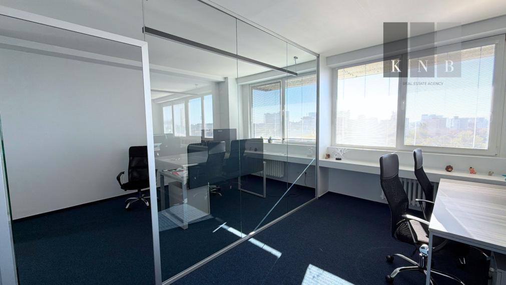 Prenájom samostatného kancelárskeho traktu 240 m² – Miletičova ulica, Bratislava
