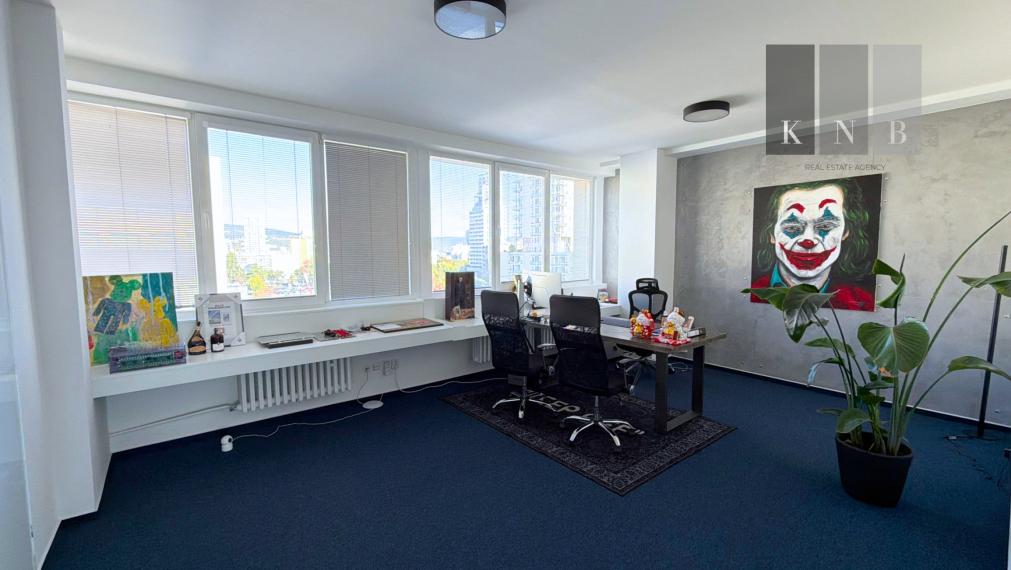 Prenájom samostatného kancelárskeho traktu 240 m² – Miletičova ulica, Bratislava