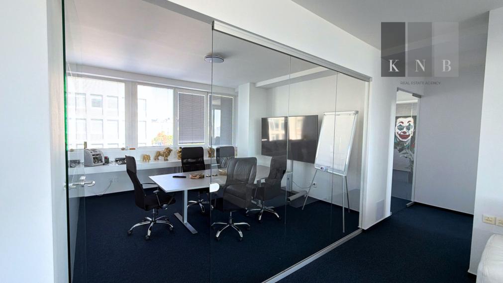 Prenájom samostatného kancelárskeho traktu 240 m² – Miletičova ulica, Bratislava