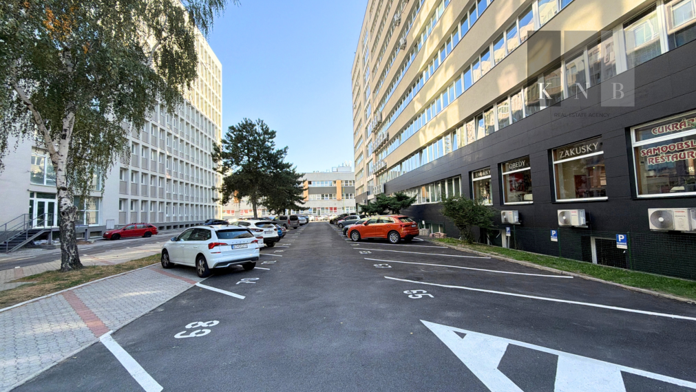 Prenájom samostatnej kancelárie 17 m² – Miletičova ulica, Bratislava
