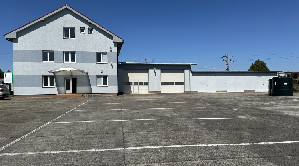 Predaj administratívno prevádzkového areálu 4080 m² priamo v meste Topoľčany