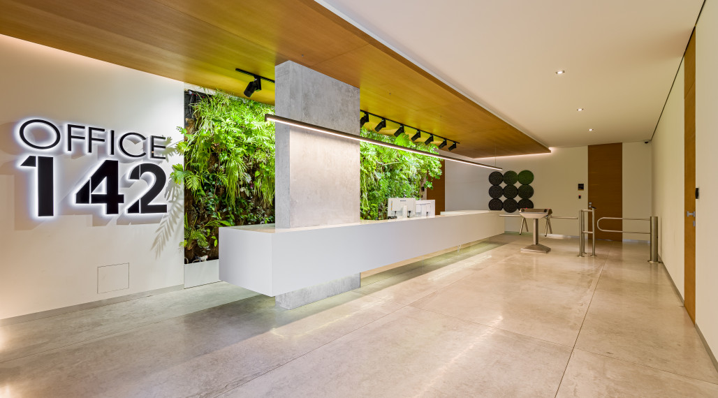 Prenájom samostatného kancelárskeho traktu 243 m² na Vajnorskej ulici v meste Bratislava