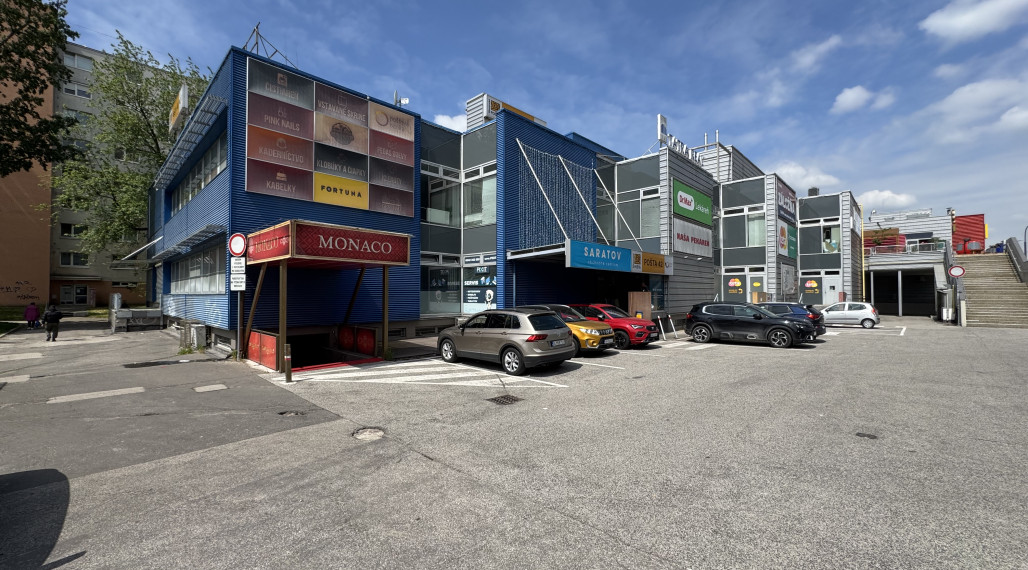 Prenájom obchodného priestoru 24 m² v OD Saratov II – Bratislava, Dúbravka