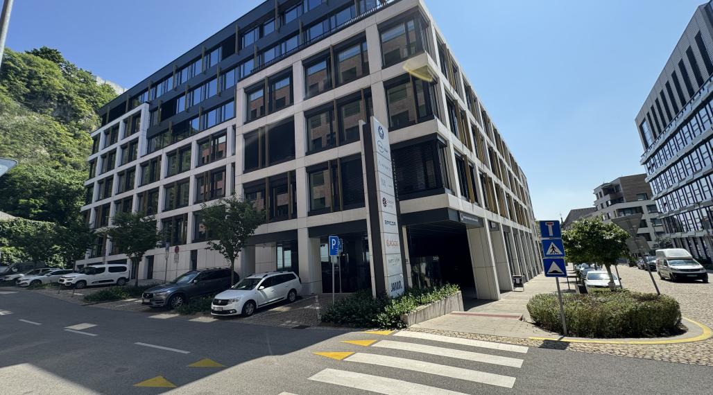 Prenájom samostatného kancelárskeho traktu 620 m² pri nábreží Dunaja v meste Bratislava