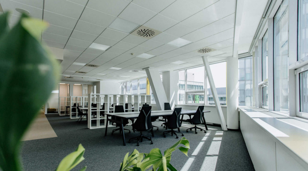 Prenájom novovybudovaného samostatného kancelárskeho traktu 360 m² v skvelej lokalite v centre mesta Bratislava