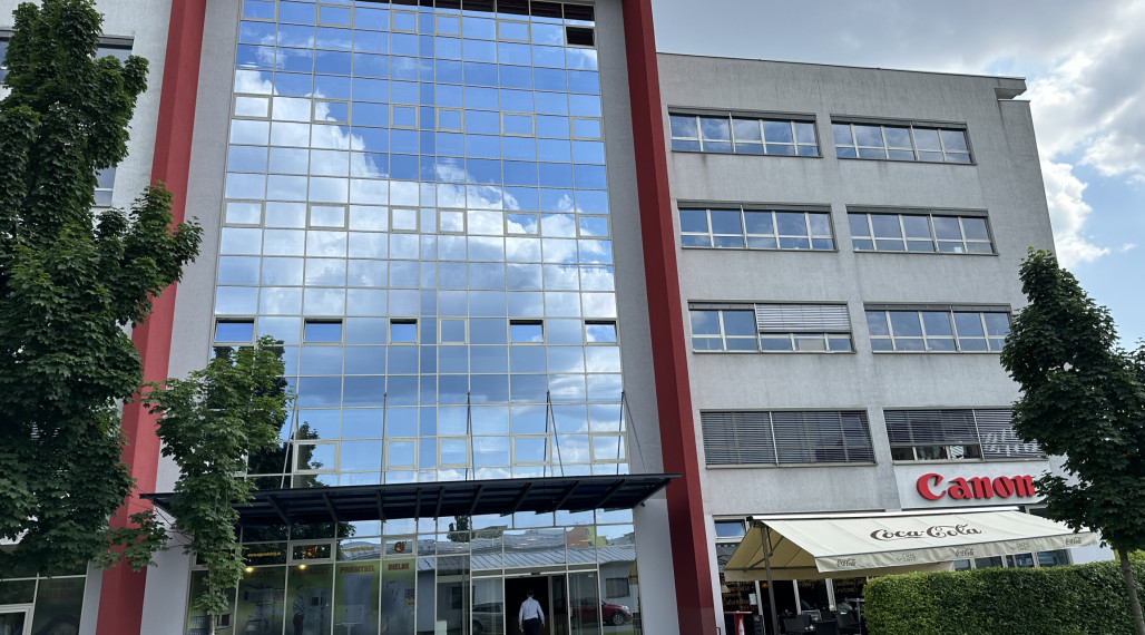 Prenájom 2 samostatných kancelárií 44,20 m² v Galvaniho biznis centre v meste Bratislava