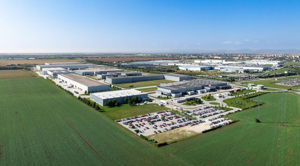 Prenájom skladových priestorov od 1600 m² vrátane kancelárií v meste Trnava