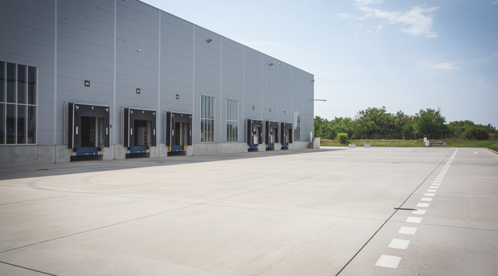 Warehouse for rent from 1 700 m² with offices in Senec