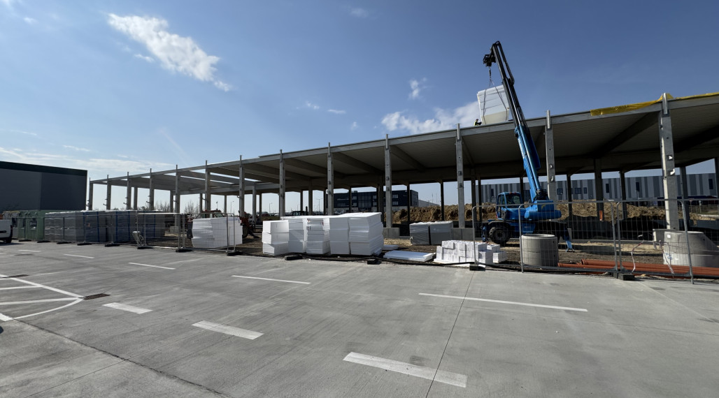 Predaj úplne nových obchodných skladov od 300 m² pri diaľnici D1 SENEC