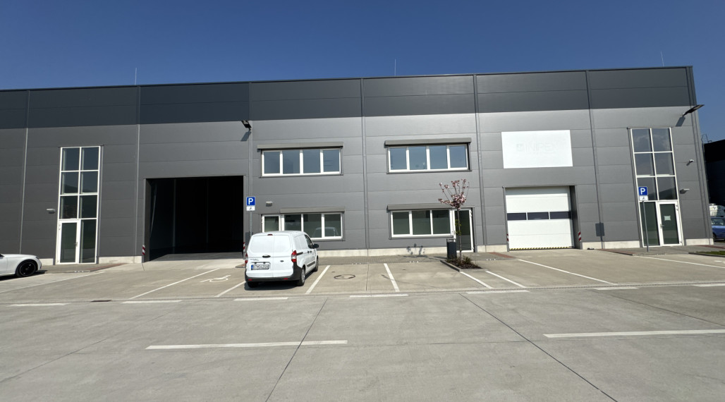 Prenájom výrobno-skladového priestoru 809 m² + kancelárie 161 m² v časti Bratislava Bory